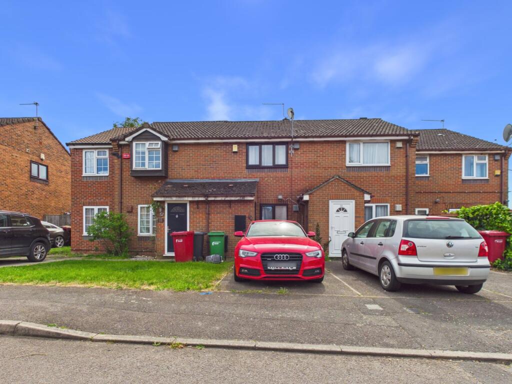 Main image of property: Pearl Gardens, Cippenham, Berkshire, SL1