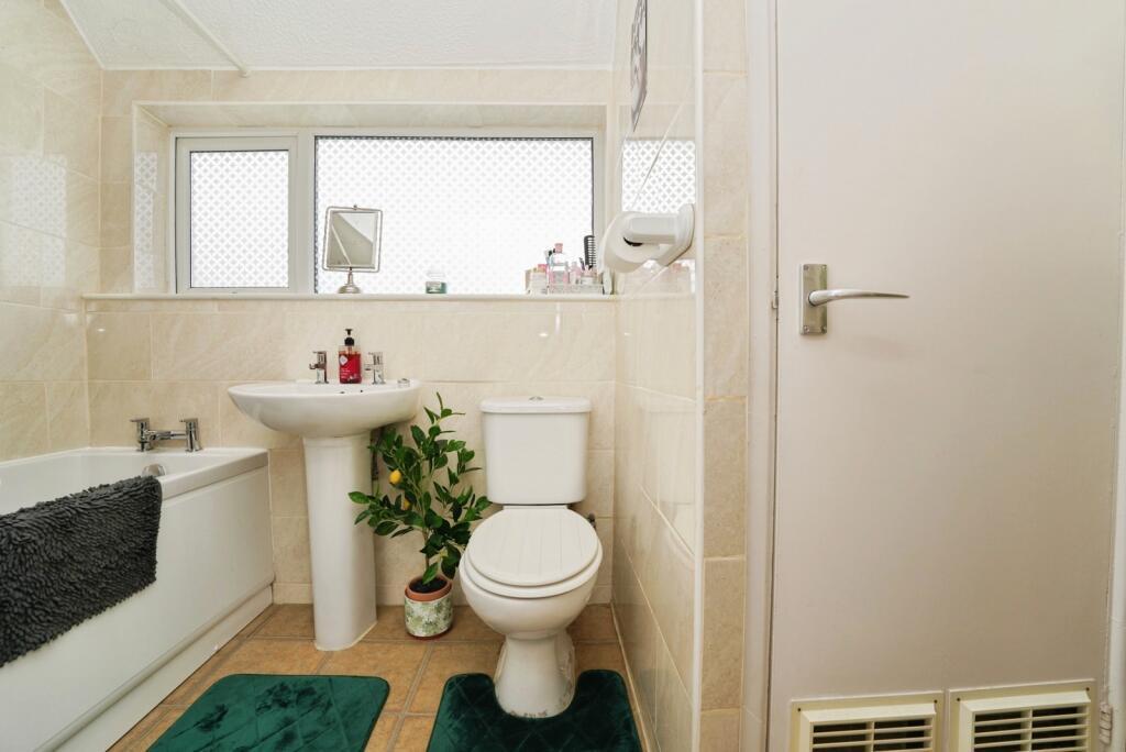 House in Worcester - View 4