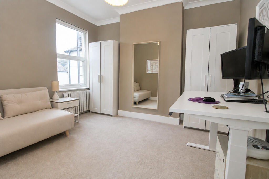 Apartment in Brighton - More
