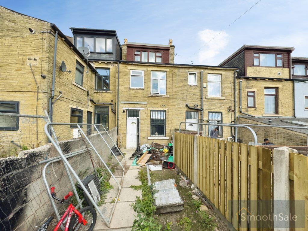 Main image of property: Girlington Road, Bradford, BD8 9NX