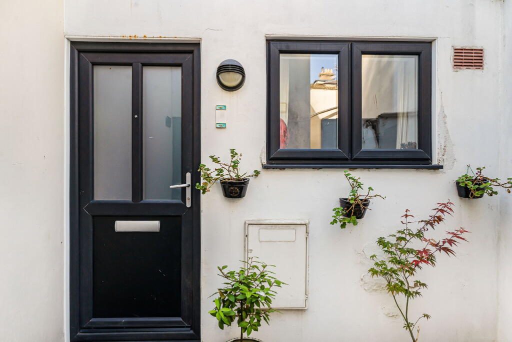 Main image of property: St. Georges Road, Cheltenham, GL50 3ED