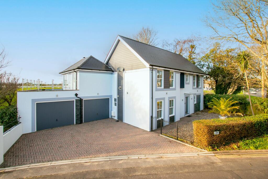 Sandbanks Road, Whitecliff, Poole, BH14 8EN