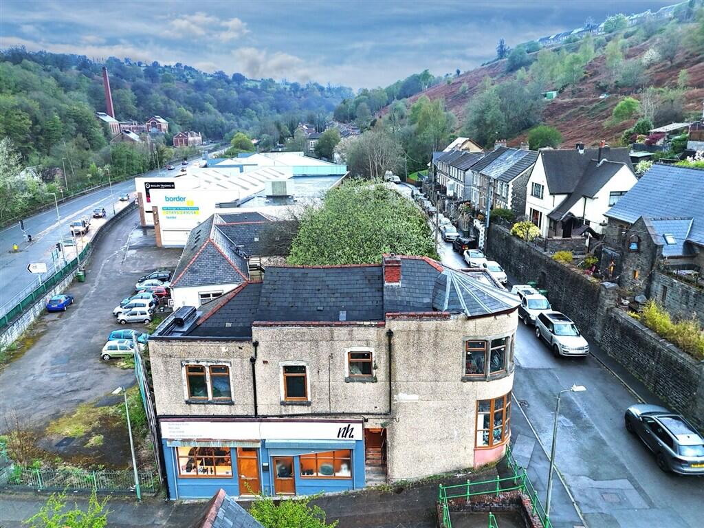 Apartment in Crumlin, Caerphilly - View 3