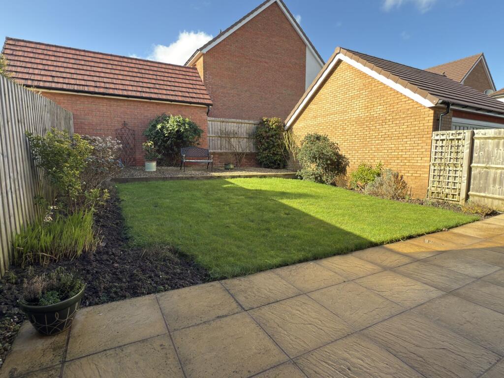 Primrose Drive, Newton Abbot, TQ12 photo 4