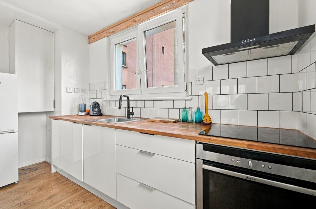 Apartment in London - More