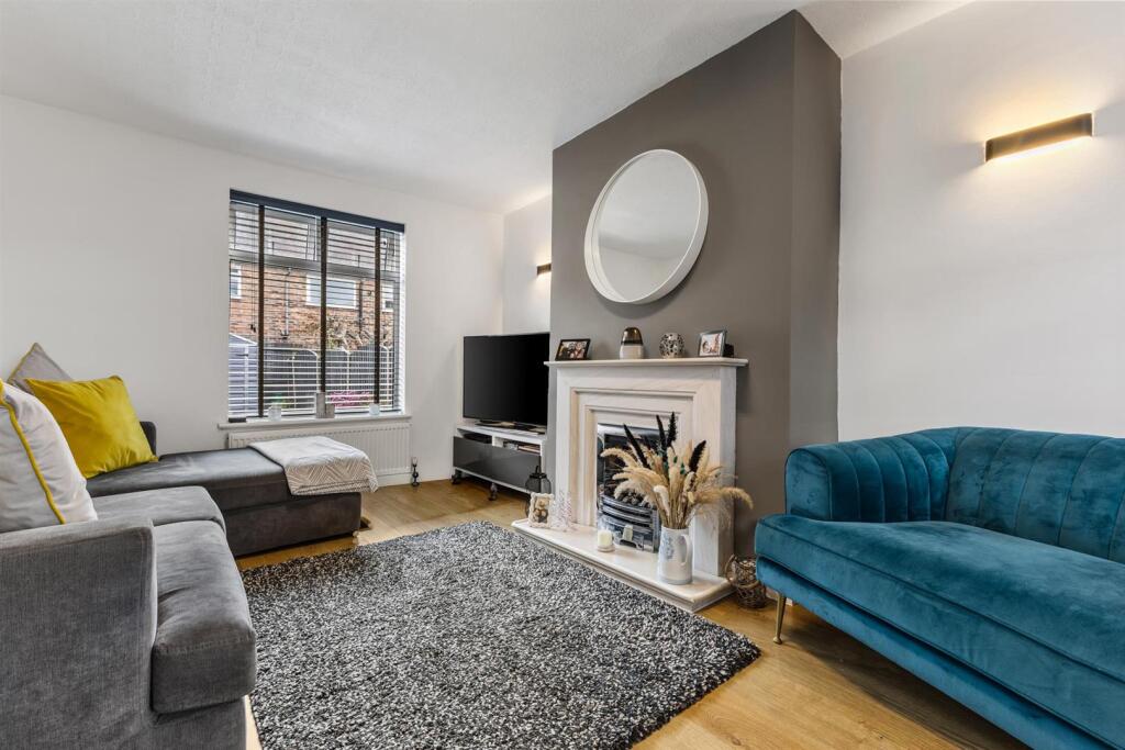 House in Stoke-on-Trent - View 4
