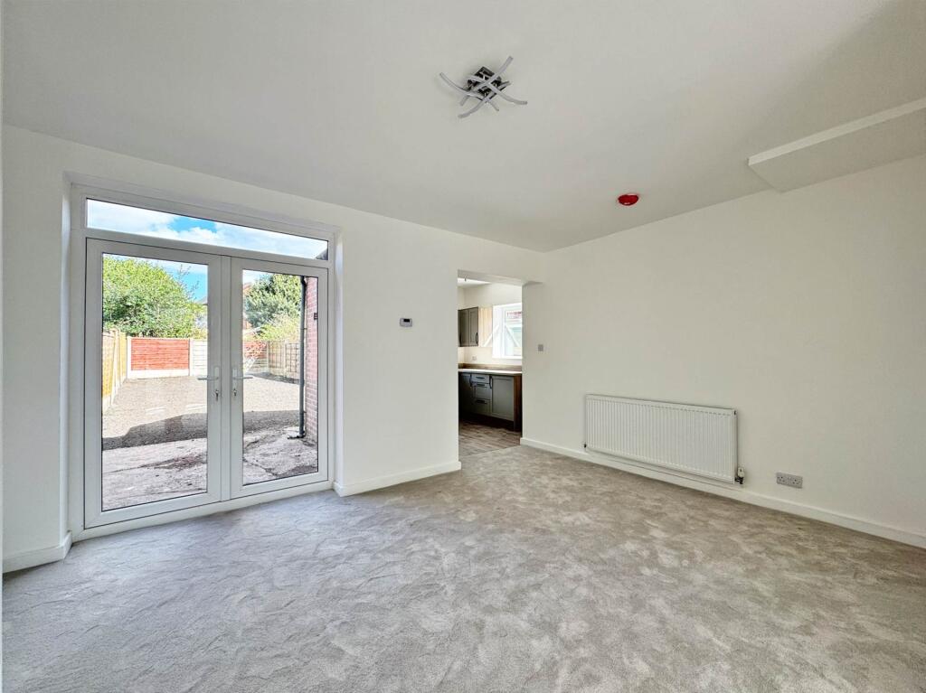 Edward Road, Shaw photo 3