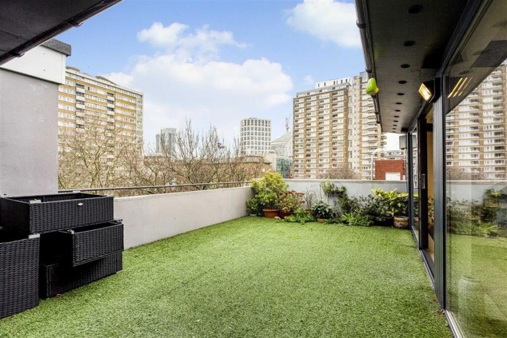 Apartment in London - View 5