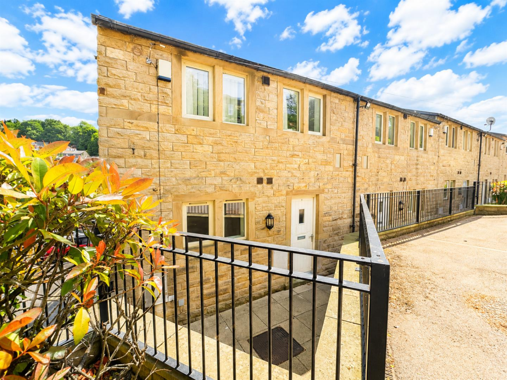 Main image of property: The Terrace, Holmfirth HD9