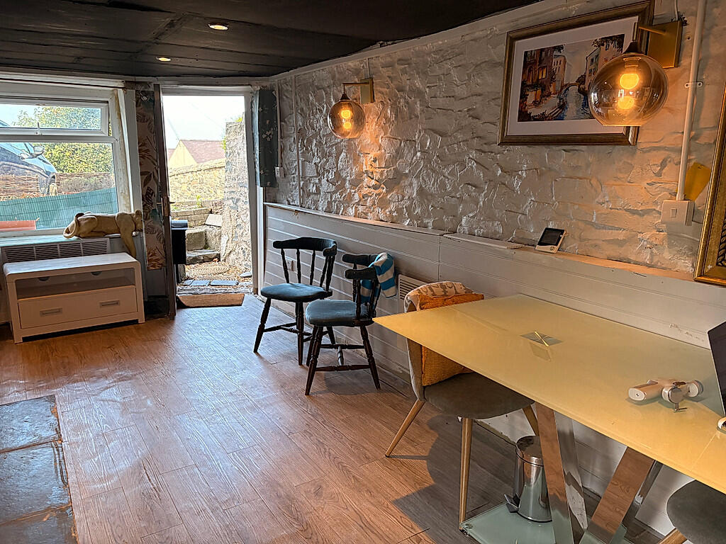 Apartment in Penmaenmawr, Pen-y-Coed - View 2