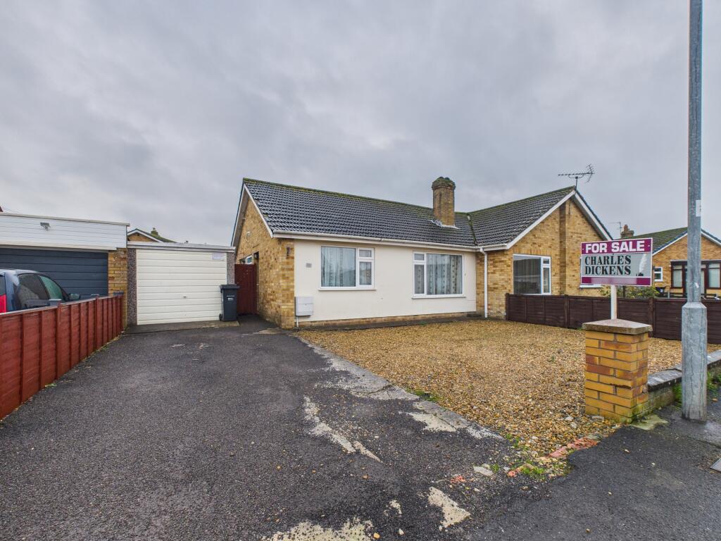2-bed semi-detached on Somerset Gardens, Bridgwater, £210,000