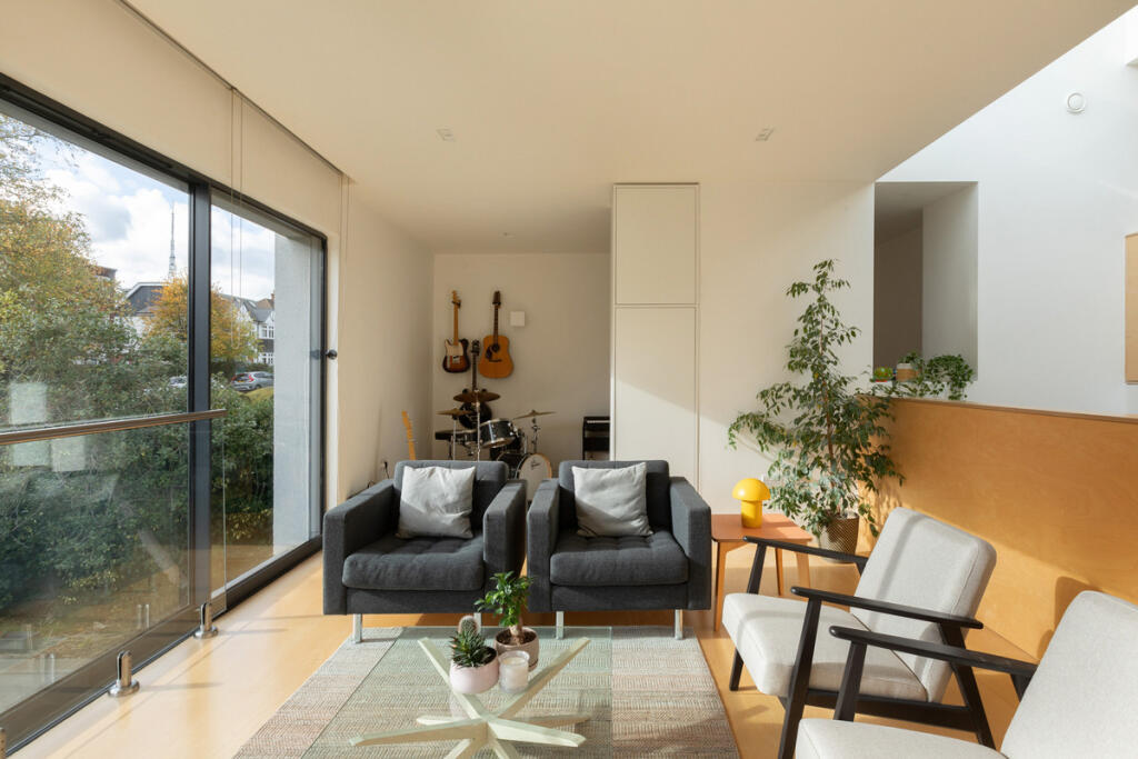 Lawrie Park Road, London, SE26 6 photo 2