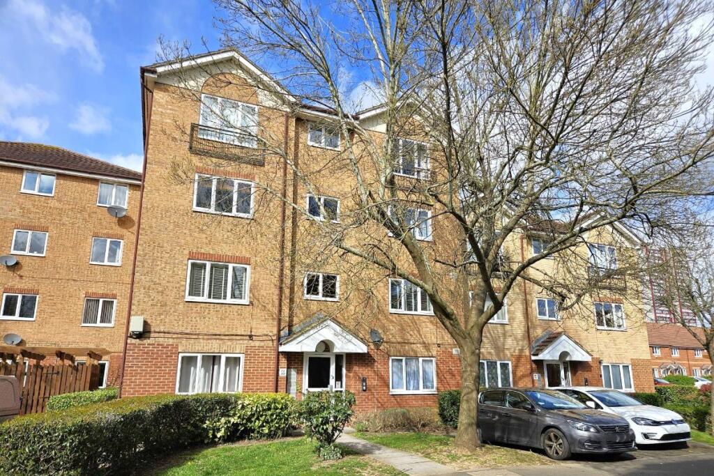 Main image of property: Varsity Drive, Twickenham, garden flat 