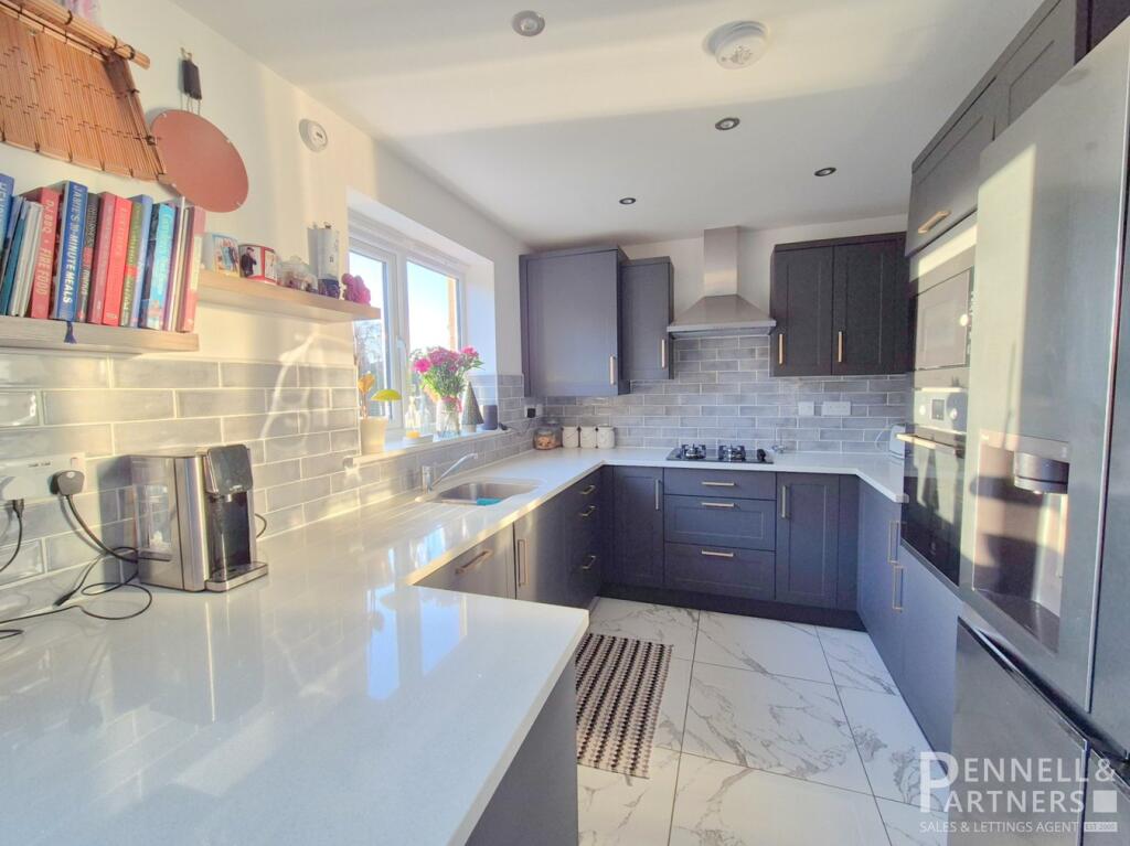 44 Anglers Avenue photo 4