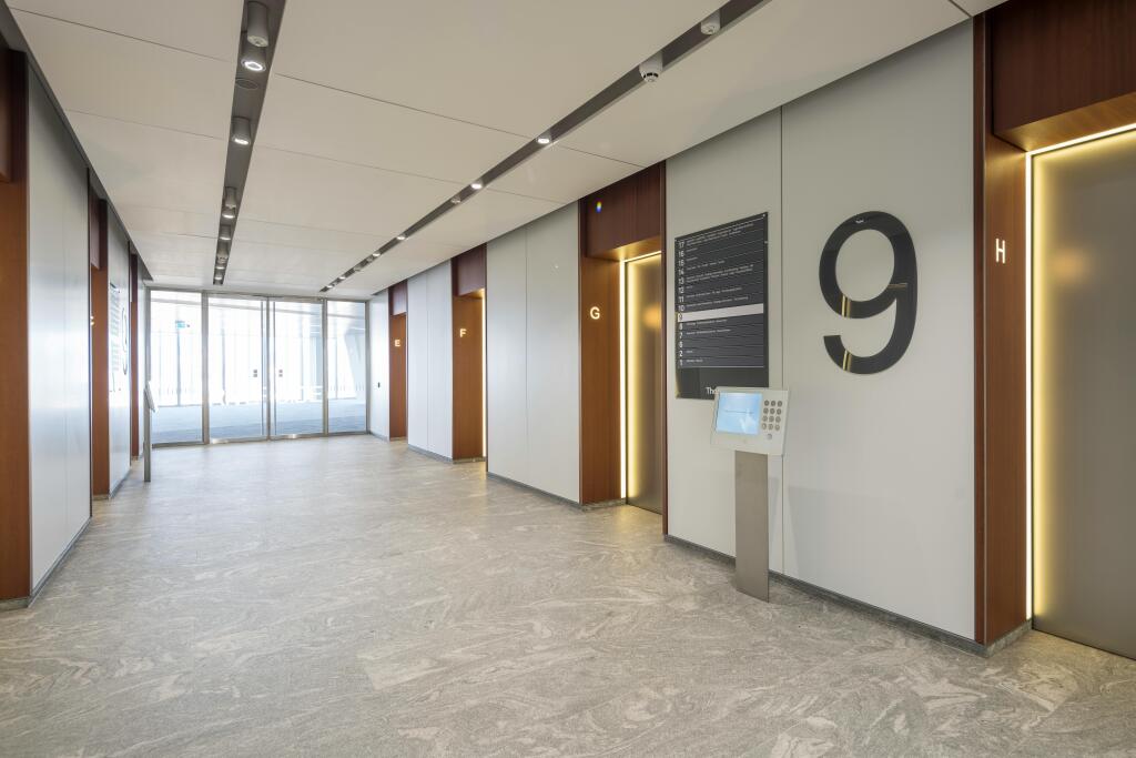 MC31051394HR.jpg