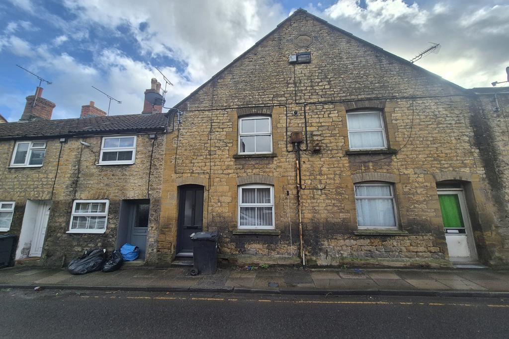 Main image of property: Crewkerne, TA18