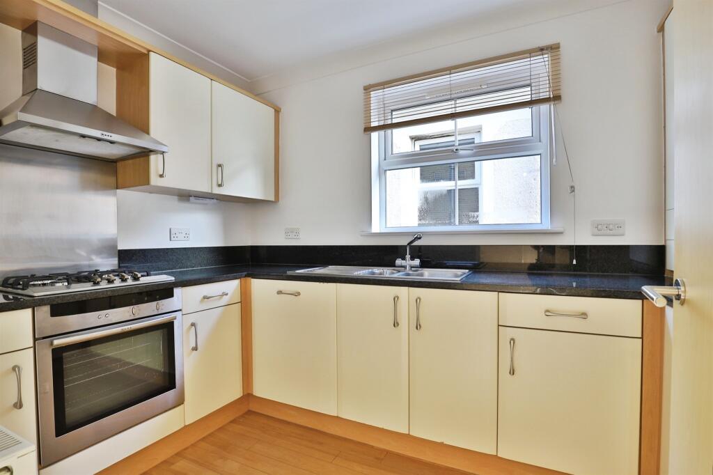Westby Road, Bournemouth photo 3