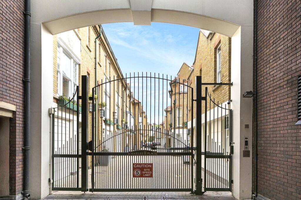 3 bedroom town house for rent