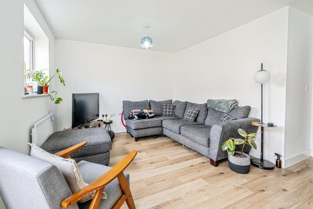 The Rew, West Broyle, Chichester photo 3