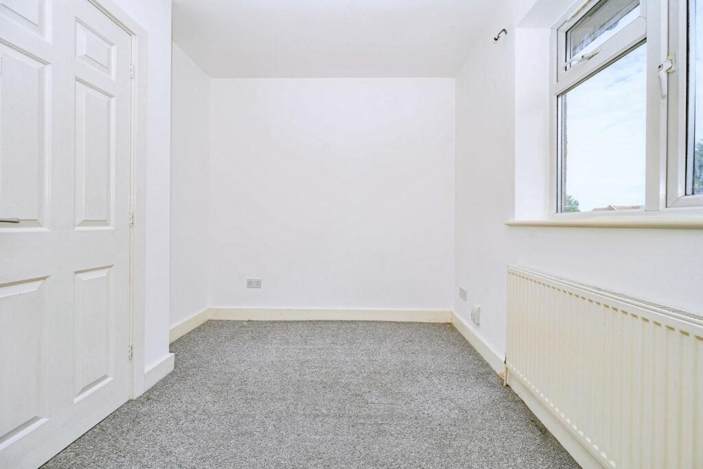Apartment in Luton - More