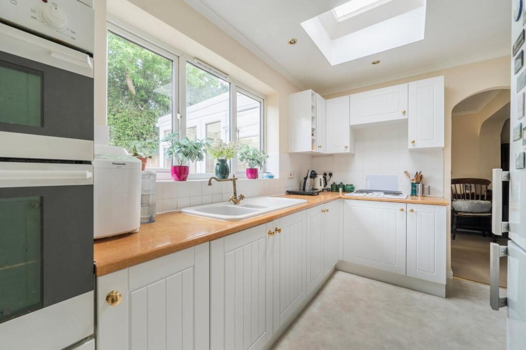 House in Slough, Burnham - View 3