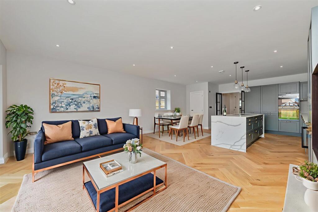 House in St Albans, Sandridge - View 2
