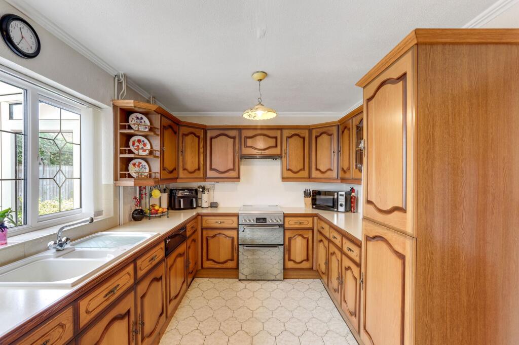 Nixon Rise, Hucknall, NG15 - More