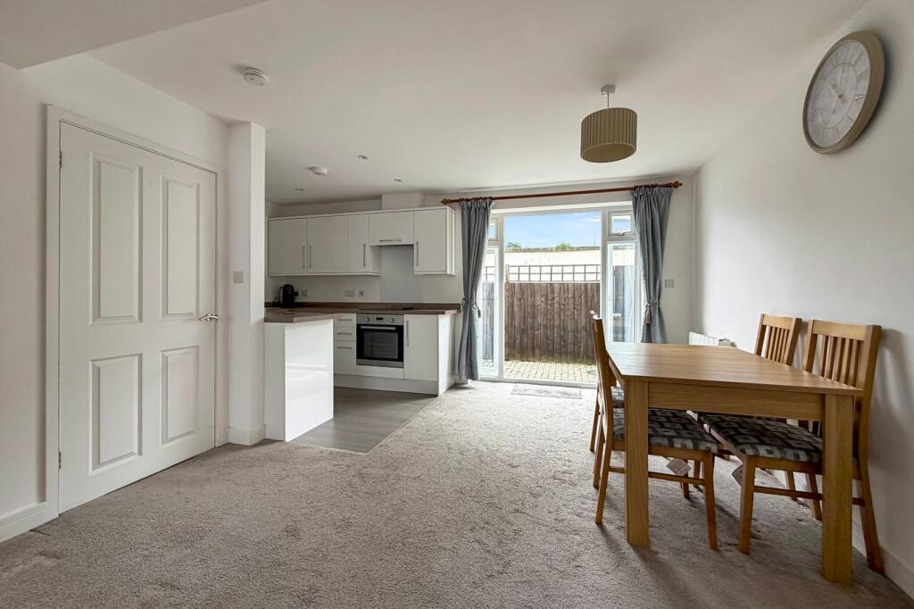 Apartment in Rochester - View 5