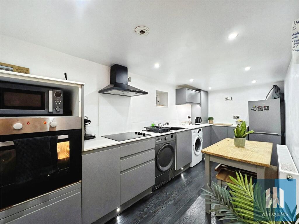 Co-Operative Street, Mirfield, West Yorkshire, WF14 photo 4