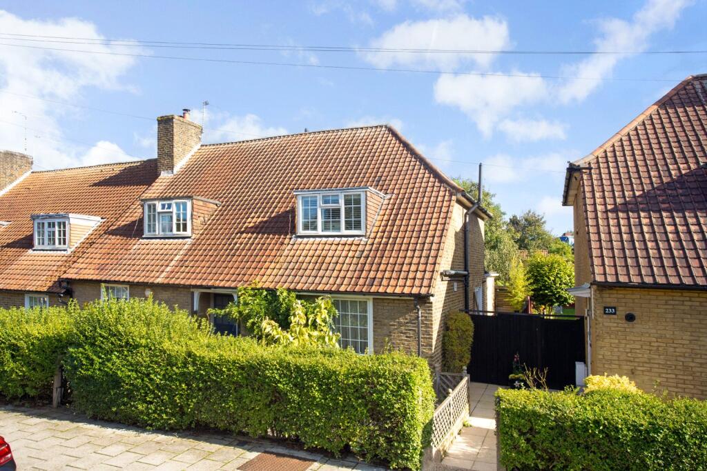 3-bed terraced on Huntingfield Road, Putney, London, SW15, £825,000
