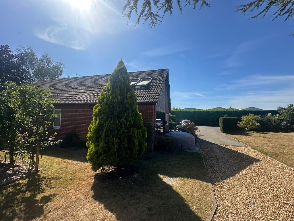 Twelve Ash Lodge, Stoneleigh Road, Coventry, West Midlands, CV8 photo 4