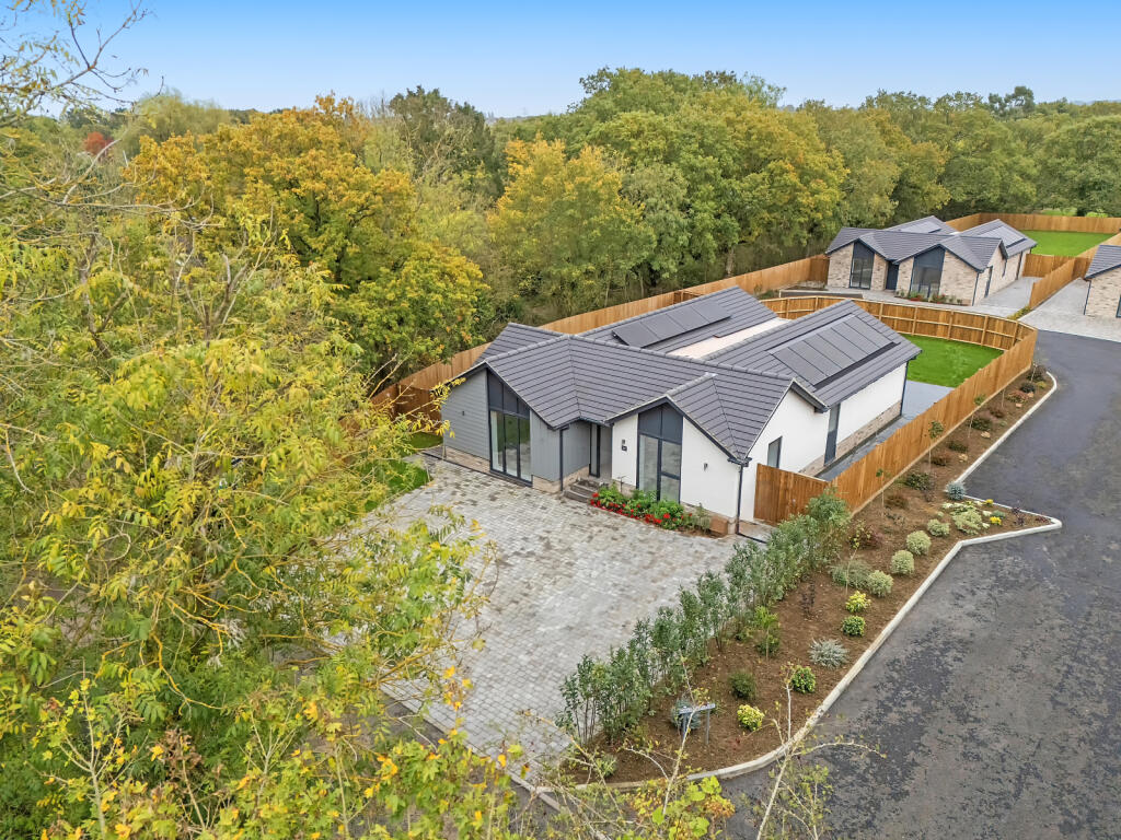 3-bed bungalow on Little Burstead, Billericay, CM12, £775,000