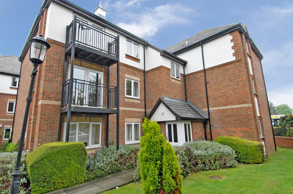 Main image of property: Cedar Court, Oxford Road, Oxford, OX4