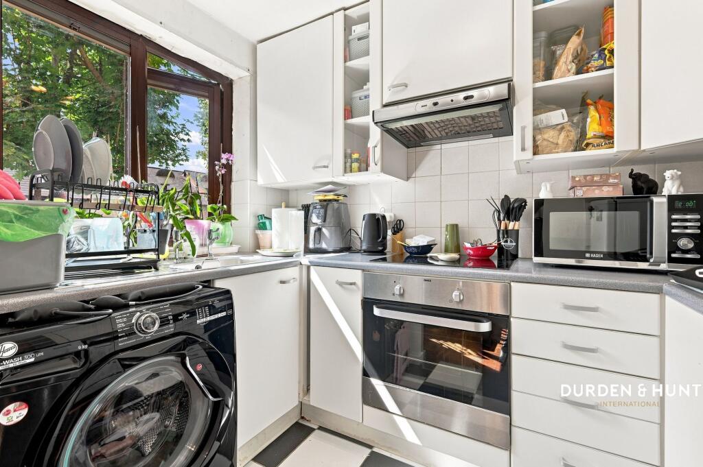Apartment in London - More