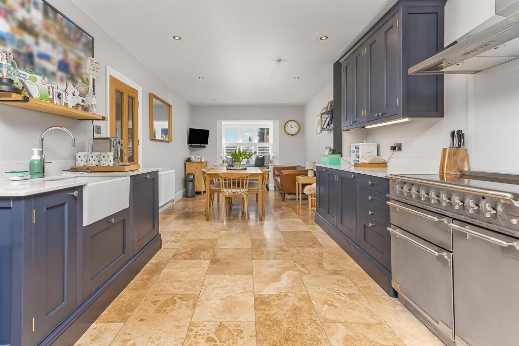 House in Eydon, West Northamptonshire - View 4