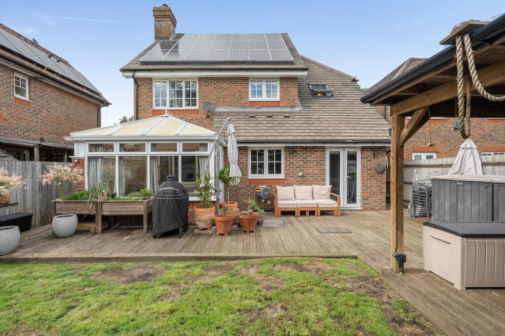 House in Reigate and Banstead, Horley - View 5