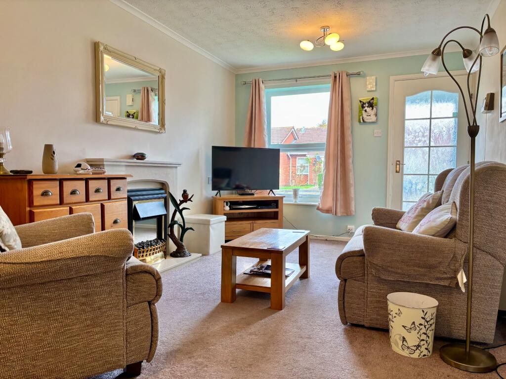 Burford Gardens, Evesham, Worcestershire, WR11 photo 2