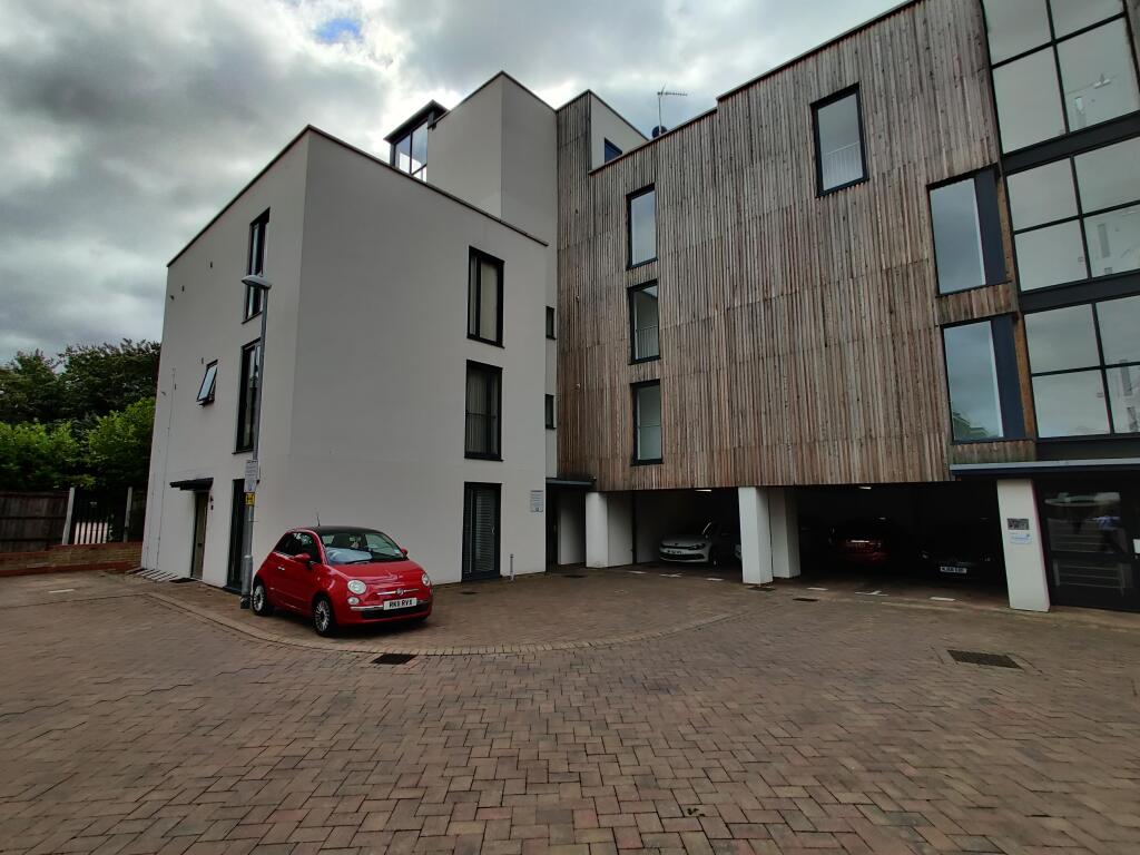 Apartment in Chelmsford - More