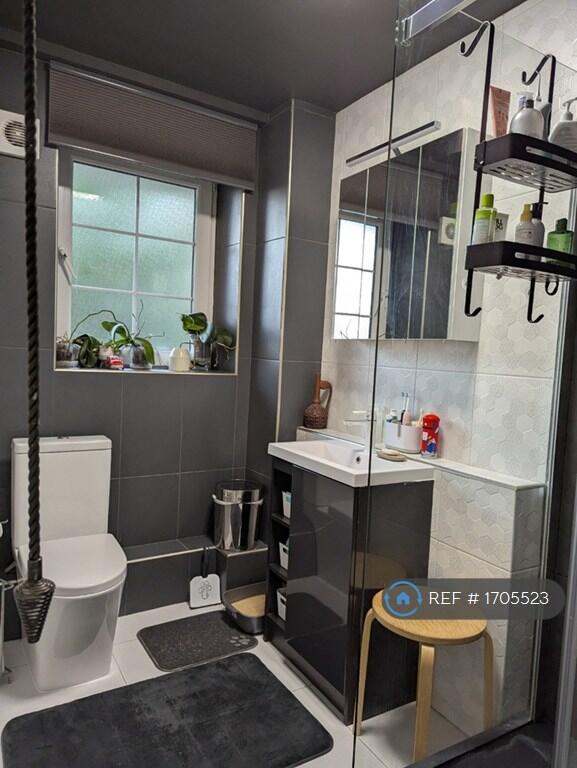 Apartment in London - View 3