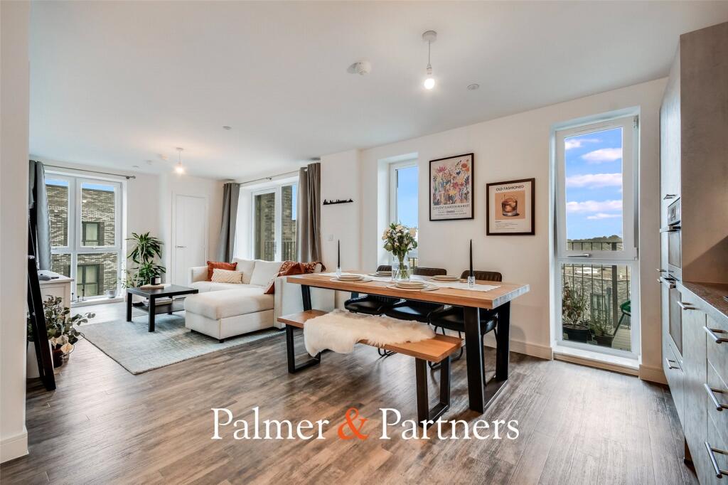 Apartment in Chelmsford, Waterside Development - View 3
