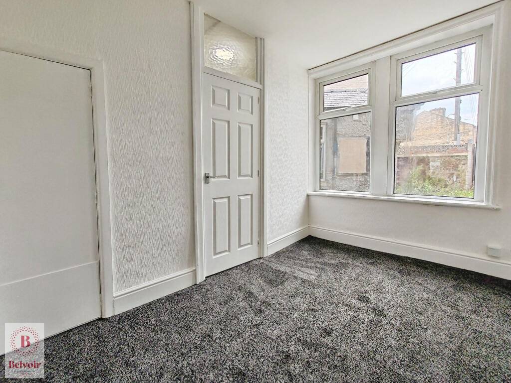 Leeds Road, Nelson, BB9 photo 4