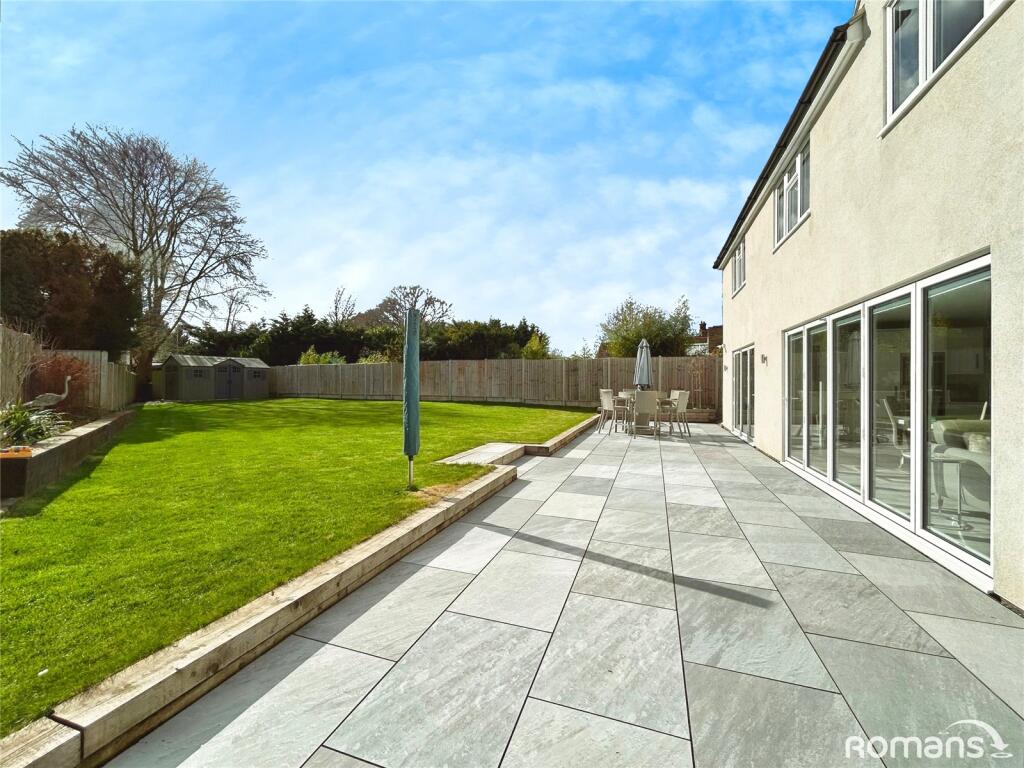 House in Hart, Moulsham Green, Yateley - More