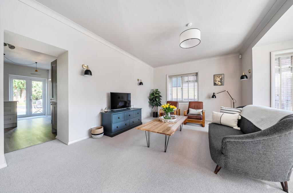 House in Haywards Heath, Slaugham - View 2