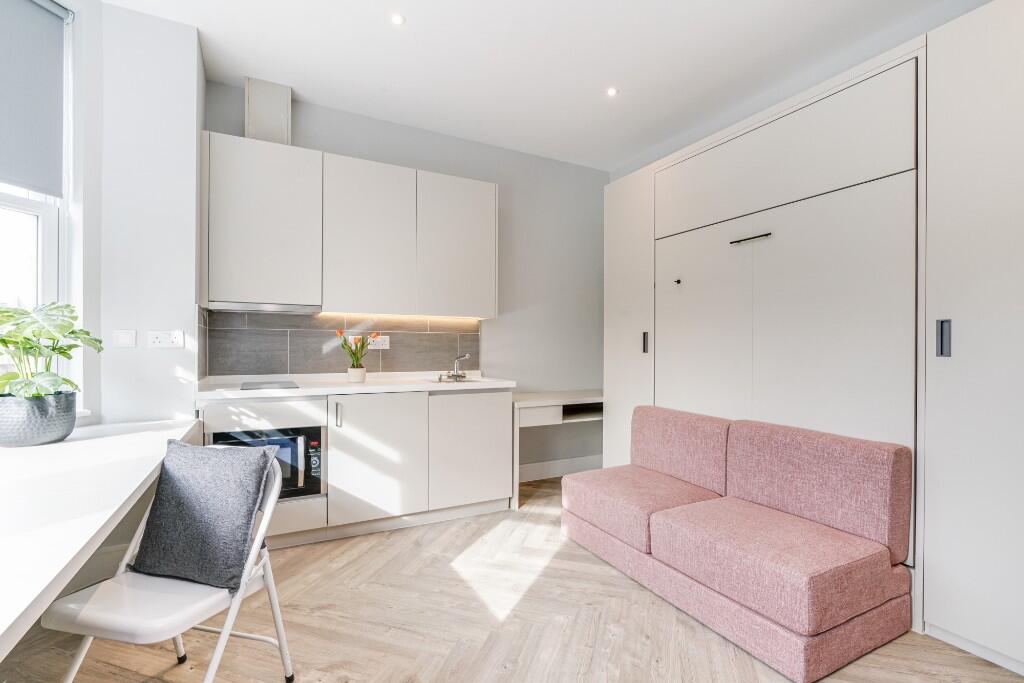 Main image of property: Hanger Lane, London, W5