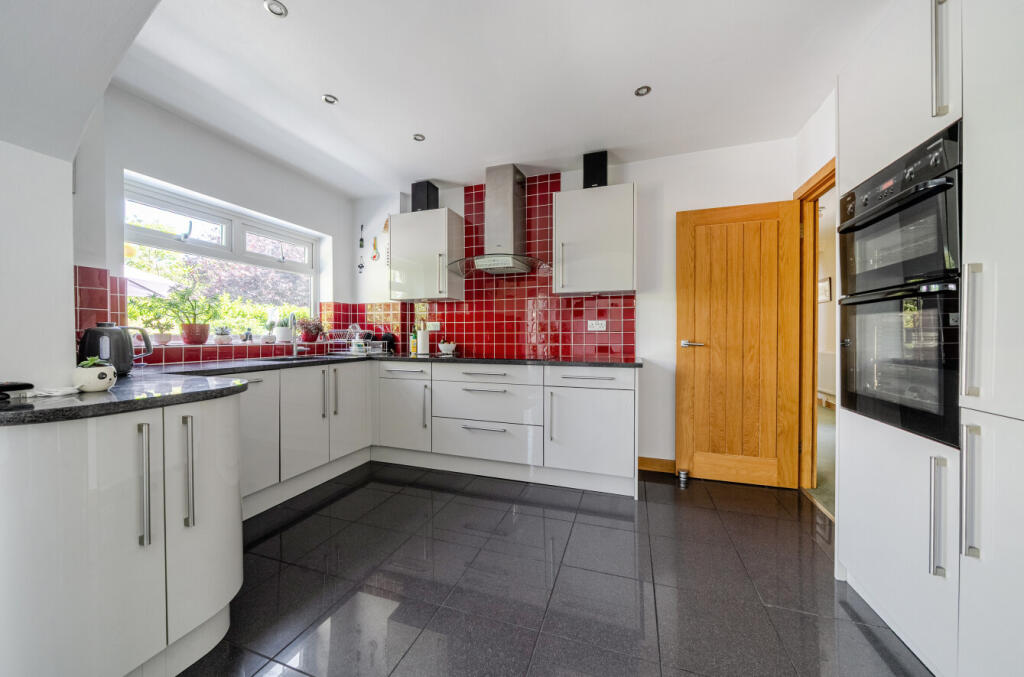 Lancaster Close, Bromley, BR2 photo 5