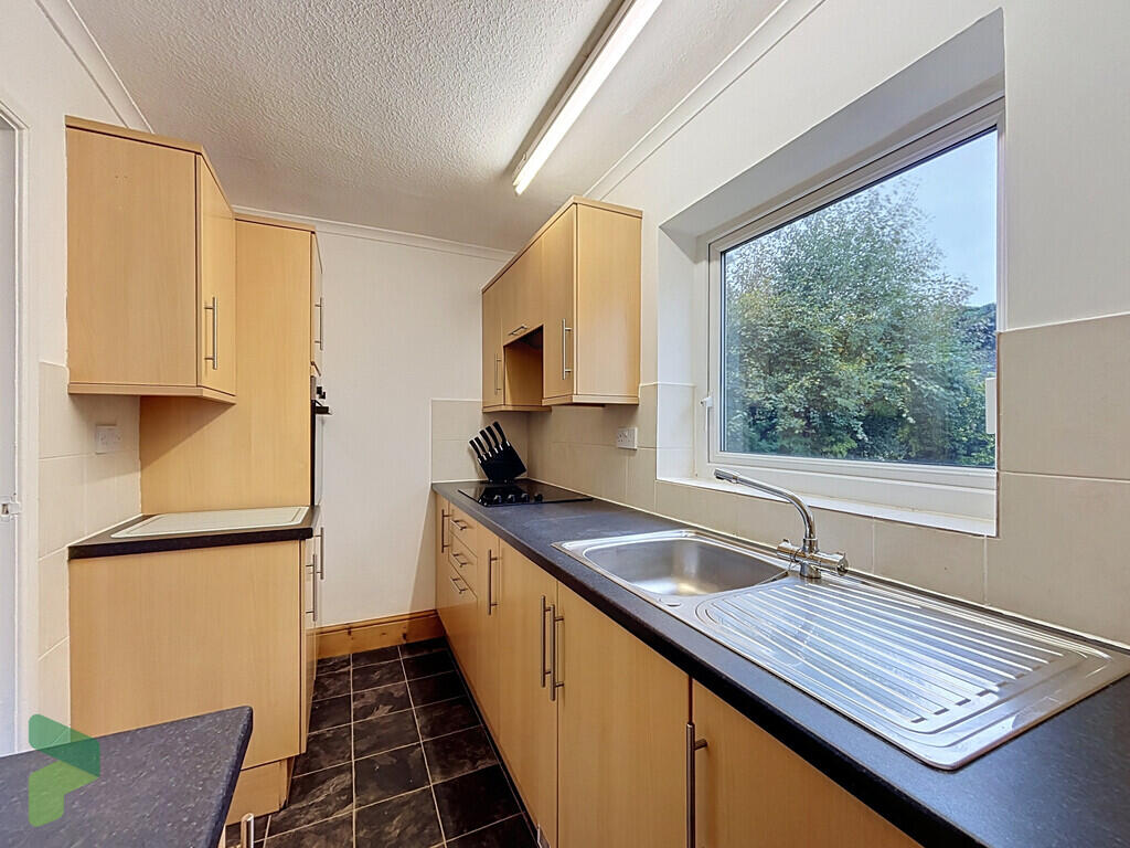 Owlet Hall Road, Darwen photo 5