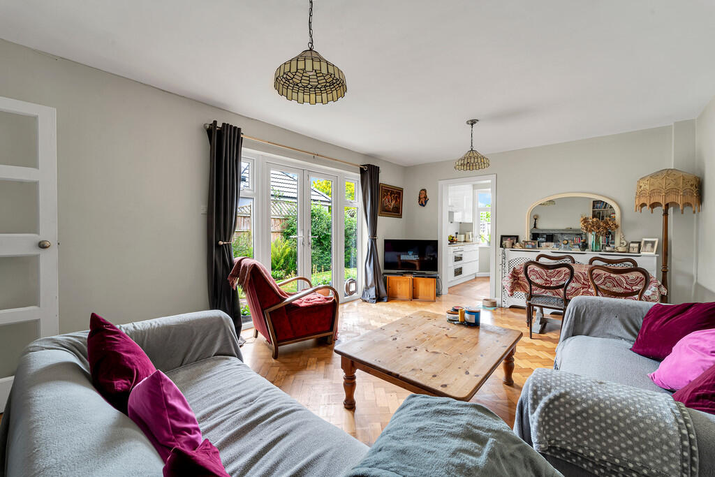 Fordbridge Road, Ashford photo 3