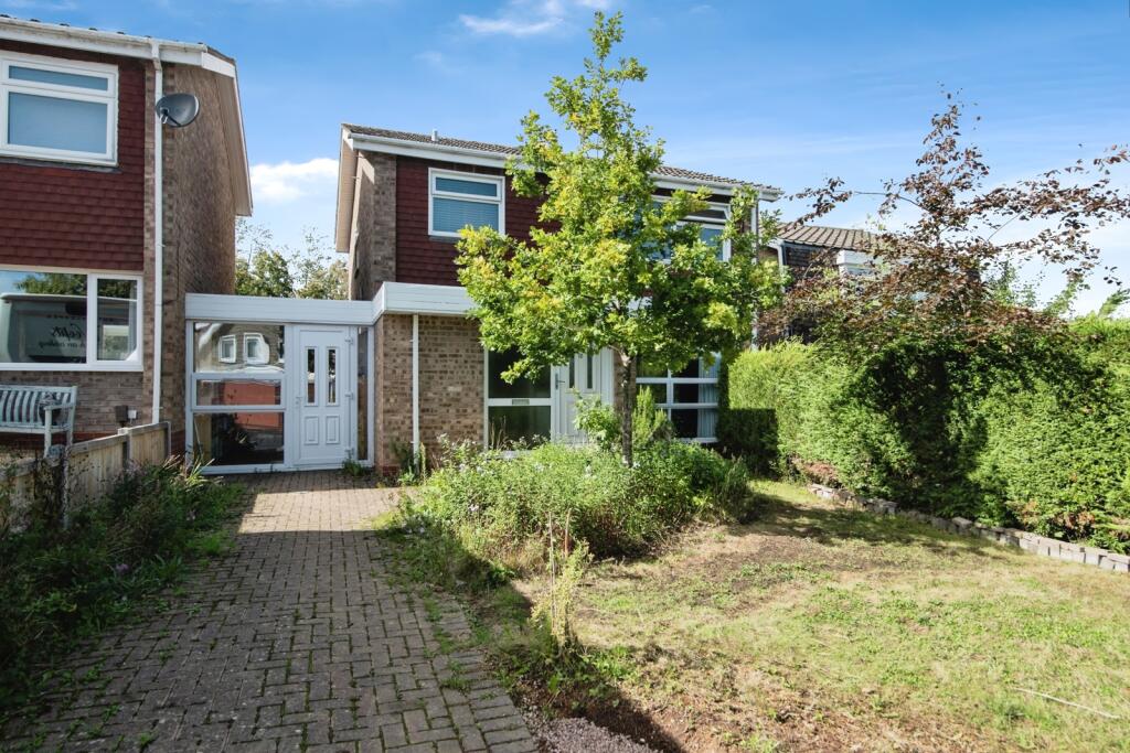 Main image of property: Alveston Close, REDDITCH, Worcestershire, B98