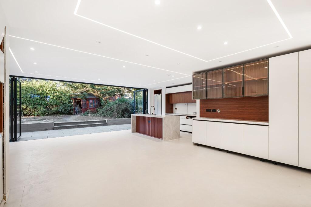 House in Potters Bar, Oakmere - View 3
