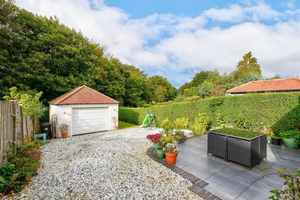 House in Sheffield, Storrs - View 4